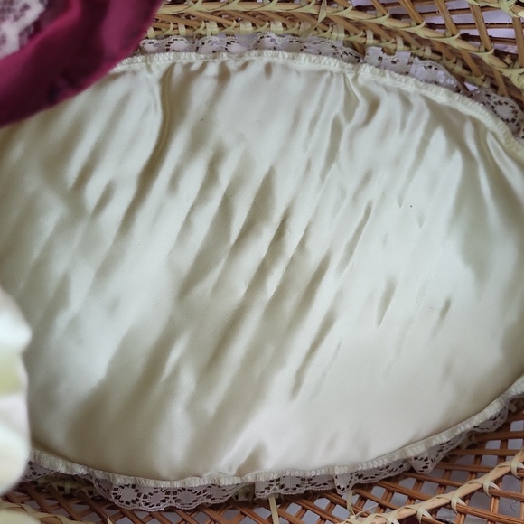 Baby Doll Basinette Crib Wicker satin lace vintage 1990s good condition 13" - Picture 5 of 15